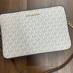 COPY - NWT Brown Michael Kors Lg Jet Set Crossbody